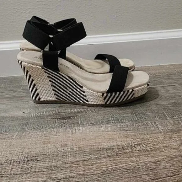 Anne Klein black and cream wedge sandals, like new, so cute sz 7.5 - Picture 1 of 5
